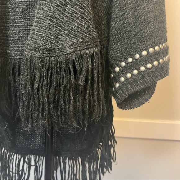Elegant Wool Blend Dark Gray Fringe Studded Sleeve Poncho Sweater Oversized Sz S - Picture 4 of 10